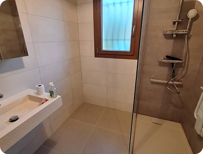 1salle de bain douche