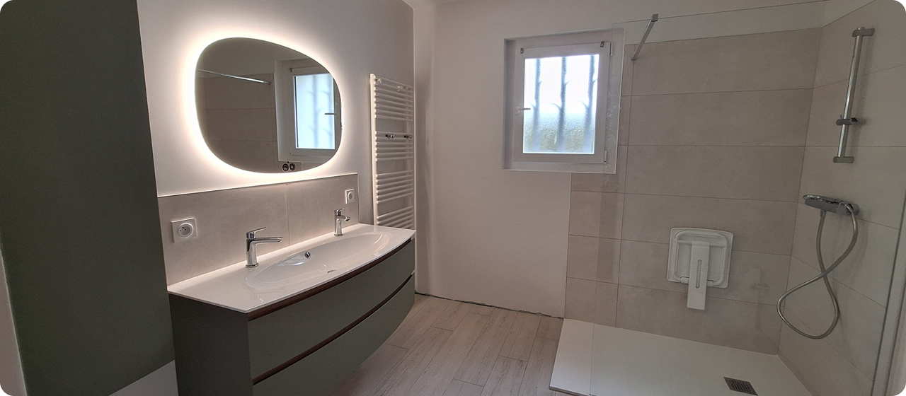 SALLE DE BAIN AMENAGEE PRM