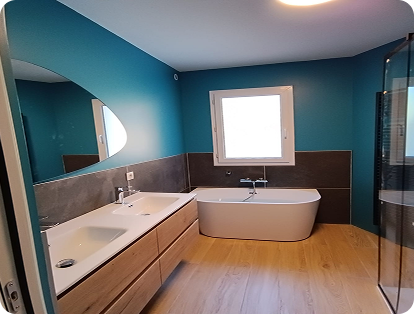salle de bain baignoire bleue